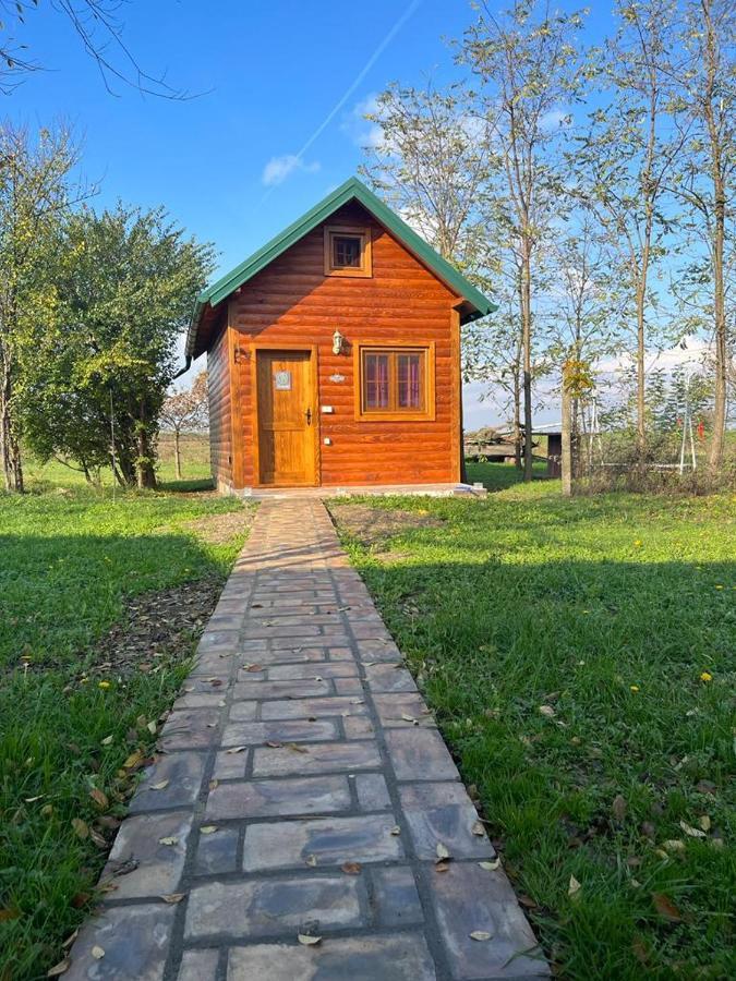Salas Gnijezdo Bačka Palanka 外观 照片